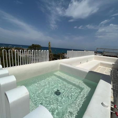 Casa Mediterranea Jacuzzi Riscaldata Con Caminetto Specchiolla Bagian luar foto