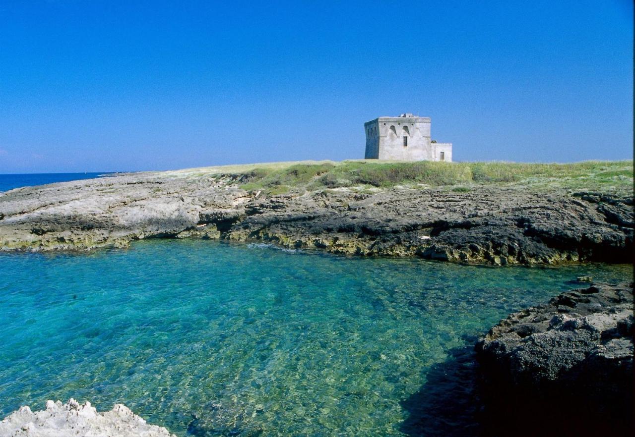 Casa Mediterranea Jacuzzi Riscaldata Con Caminetto Specchiolla Bagian luar foto